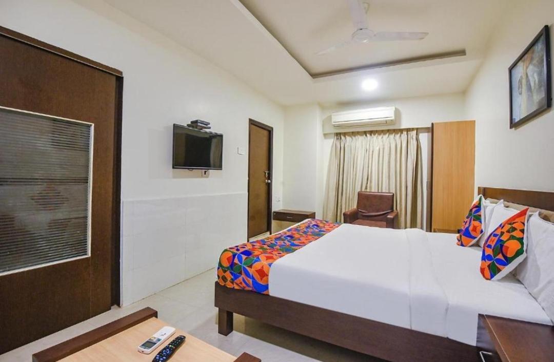 Hotel Leela Grand Inn Vijayawāda エクステリア 写真